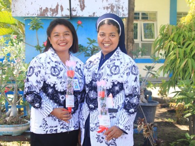 Kepala Sekolah dan Ibu Elin