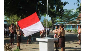 Membangun Karakter Unggul di Hari Sumpah Pemuda ke-97: Upacara Khidmat SMP St. Pius X Lewoleba
