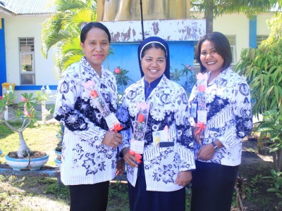 Kepala Sekolah dan Karyawan