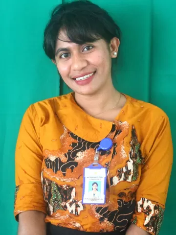 MAXIMILIANA SOMI PAYONG, S.Pd.,M. Pd