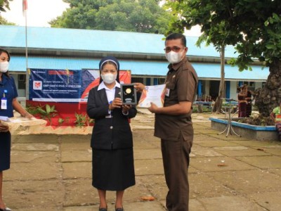 Penghargaan kepada Sekolah Literasi