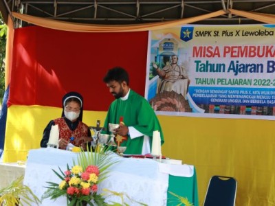 Pater Anil dan Sr. Mary Grace